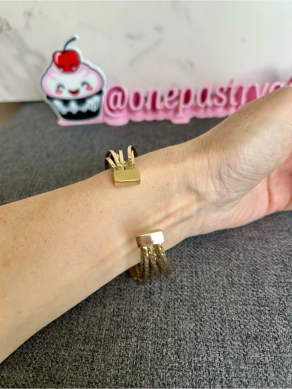 Hammered, Abstract Multi-Strand Static Cuff Fashion Bracelet, Gold